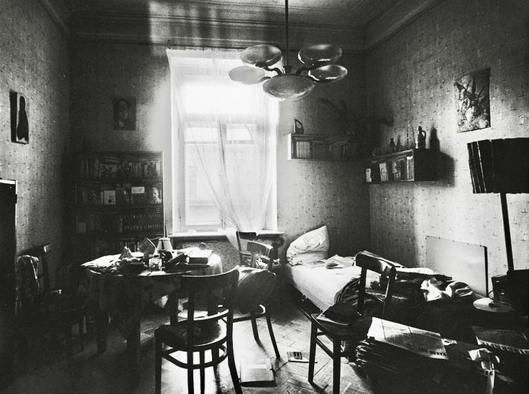 Антресоль. Короткий рассказ, миниатюра. Валерий Карибьян.